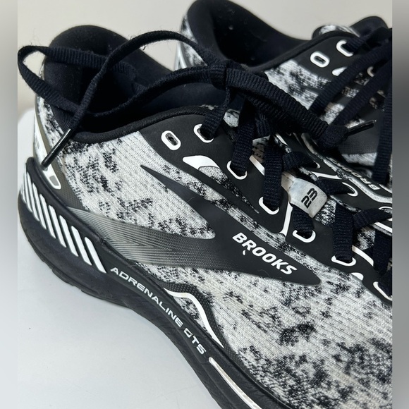 Brooks Size 12 Adrenaline GTS 23 Lightweight Zebra Black White Running Shoe - Picture 6 of 13